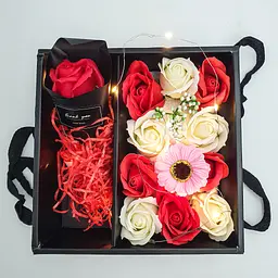 Подарочный набор Розы из мыла Forever с Led подсветкой в коробке 20х20х8 см - миниатюра 4