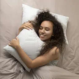 Подушка Ideia Nordic Comfort чохол зі стібкою антиалергенне волокно 50х50 см біла (8-34688) - мініатюра 6