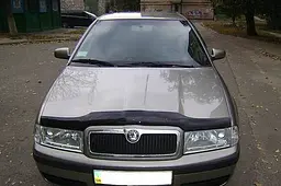 Дефлектор капоту мухобійка Skoda Octavia Tur 1997-2012