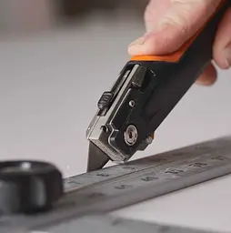 Ніж для гіпсокартону Fiskars Pro CarbonMax ™ (1027226) - мініатюра 6