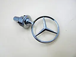 Емблема приціл на капот Mercedes W123,124,126 (Хром) 75 мм (Антивандальна) A2218800086 - мініатюра 2