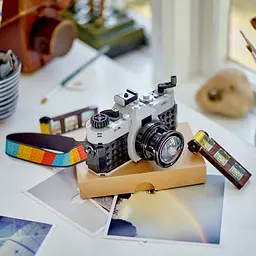 Конструктор LEGO Creator Ретро фотокамера 261 деталі (31147) - мініатюра 5