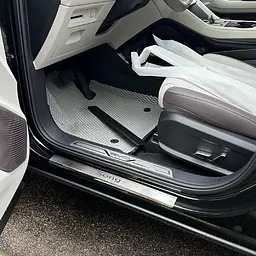 Накладки на пороги для BYD Song Plus EV 2021- Нержавіюча сталь із загином та Логотипом 4 шт (Premium P-BY03) - мініатюра 2