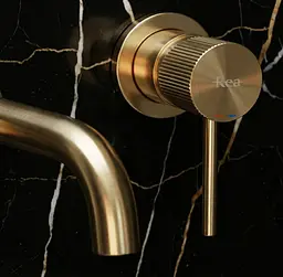 Змішувач для умивальника Rea Lungo Stripe прихованого монтажу brushed gold REA-B7431 - мініатюра 2