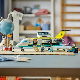 Конструктор LEGO City Літак швидкої медичної допомоги 403 деталей (60465) - мініатюра 11