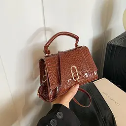 Каркасне невелике кросбоді з еко-шкіри Lilly P2-17068985C коричневе - мініатюра 1