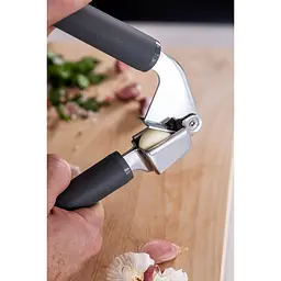 Прес для часнику KitchenAid Coreline сірий (KAS132OHCGG) - мініатюра 9