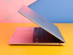 Ноутбук Apple MacBook Air 13` Silver 2020 (MGN93) Б/В - мініатюра 2