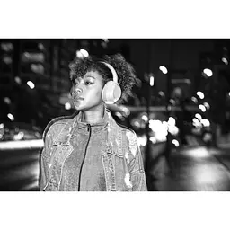 Навушники Sony Over-ear Ult Wear WHULT900N Off White (WHULT900NW.CE7) - мініатюра 5