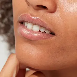 Блиск для губ Gosh Lumi Lips відтінок 002 (BTW) 6 мл - мініатюра 4