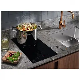 Варильна поверхня електрична Electrolux LHR3233CK - мініатюра 8