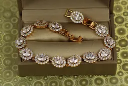 Браслет Xuping Jewelry Крупні малинки з білими каменями 17 см 9 мм золотистий