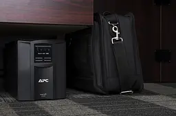 APC ДБЖ Smart-UPS 1000VA/700W, LCD, USB, SmartConnect, 8xC13 - мініатюра 3