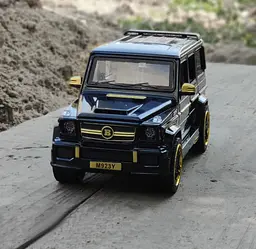 Колекційна металева модель позашляховика АвтоЕксперт Mercedes-Benz G65 AMG Brabus із золотими вставками, інерцією, світлом та звуком 1:24 - мініатюра 5
