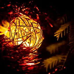 Декоративна гірлянда для інтер'єру (Xmas Golden Ball WW-1, 2 м, 10 LED, жовта) дротові кульки (ST) - мініатюра 2