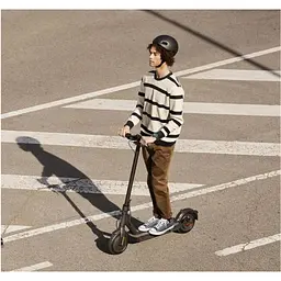 Електросамокат Xiaomi Mi Electric Scooter Essential - мініатюра 5