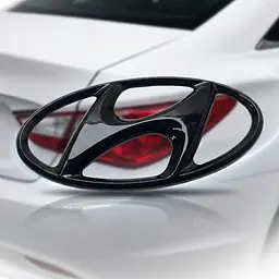 Емблема Hyundai Sonata 2011-2015 129х64 мм 2 напрямні та скотч Чорна глянсова (OEM: 86300-4R100, 863004R100) - мініатюра 3