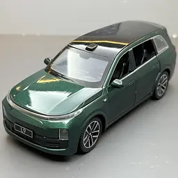 Колекційна металева модель автомобіля АвтоЕксперт Li Xiang L9 з інерцією, світлом та звуком 1:32 - мініатюра 9