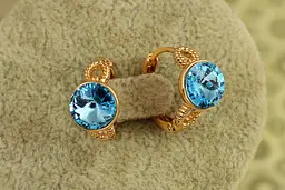 Сережки Xuping Jewelry Мідея з блакитним каменем Сваровські 1,6 см золотисті