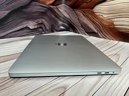 Ноутбук Apple MacBook Pro 13" 2020 i7-1068NG7/32/512 (C02F613BML87) Б/в - мініатюра 5