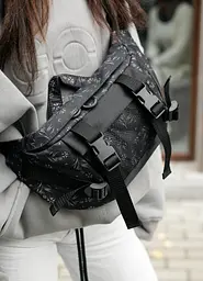 Жіноча сумка бананка Sambag Dynamicdart чорна 38 × 21 × 7 см (80411702) - мініатюра 6