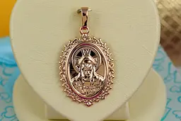 Ладанка Xuping Jewelry овальна з ажурними зубчиками Ісус 3 см золотиста