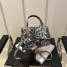 Стильне кроссбоді еко-шкіра лео Lilly P1-369-9075LG сіре