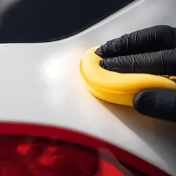 Поліроль для кузова крем K2 Color Max 250ml приховує подряпини та підсилює колір Білий (K020Wite) - мініатюра 3