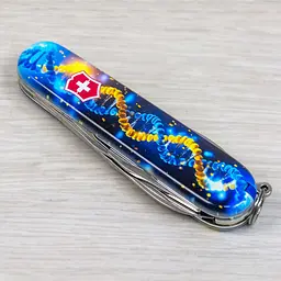 Складаний ніж Victorinox SPARTAN UKRAINE ДНК Українця 1.3603.3.T3270pw - мініатюра 8