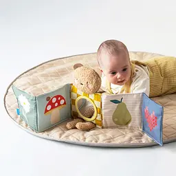 Розвивальна книжка-розкладушка 2-в-1 – ОБІЙМИ ВЕДМЕДИКА Taf Toys 13795 - мініатюра 8