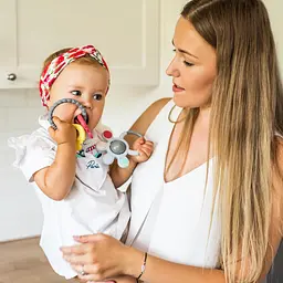 Прорізувач для зубів ортодонтичний силіконовий Ortho з брязкальцем BabyOno - мініатюра 9
