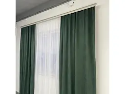 Мікровелюрові штори темно-зеленого кольору 2шт. 150х270 з білим шифоновим тюлем 400х270, на тасьмі ALBO pbe0052607 - мініатюра 8