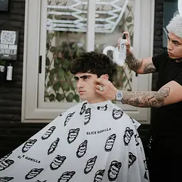 Перукарська накидка Slick Gorilla Barber Cape White - мініатюра 4