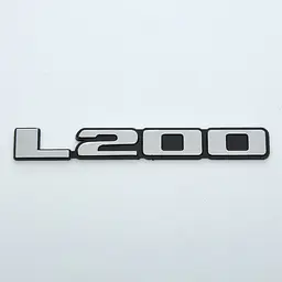 Емблема напис L200 скотч 165 x 22 мм