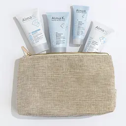 Набір для подорожей Alma K Glow&Go: Крем для душу 30 мл + Делікатний очищаючий гель 30 мл Зволожуючий денний крем 15 мл + Зволожуючий лосьйон для тіла 30 мл (125101) - мініатюра 2