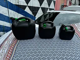 Каністра пластикова Poputchik з лійкою чорна 5 л - мініатюра 3