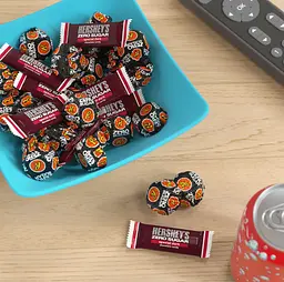 Мікс шоколадних цукерок Hershey's And Reese's Zero Sugar Assorted Dark Chocolate Candy 439г - мініатюра 4