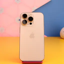 Смартфон Apple iPhone 16 Pro 256GB Desert Titanium (MYNK3) Б/в [175819]