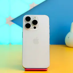 Смартфон Apple iPhone 15 Pro 128GB White Titanium (MTUW3) Б/В [173740] - мініатюра 1