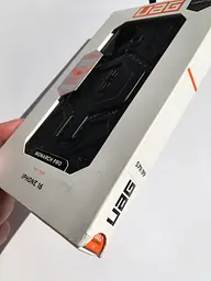 Чохол протиударний UAG Monarch Pro MagSafe для iPhone 16 Carbon Fiber Red 11449311F4242 - мініатюра 3