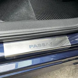 Накладки на пороги для Volkswagen Passat B9 2019- (Europe) Нержавіюча сталь із загином та Логотипом 4 шт (Premium P-VW61) - мініатюра 3