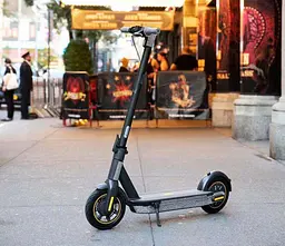 Електросамокат Ninebot KickScooter MAX G30p - мініатюра 2