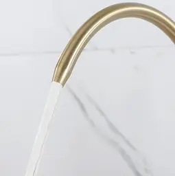 Змішувач для кухні на дві води Rea Eco Fresh із висувним виливом brushed gold REA-B7596 - мініатюра 4