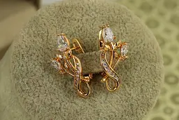 Сережки Xuping Jewelry Ніжне цвітіння 2,3 см золотисті - мініатюра 2