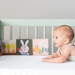 Розвиваюча іграшка Taf Toys книжка-розкладушка колеції Садочок у місті – Зайчики (13065) - мініатюра 4