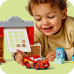 Конструктор LEGO DUPLO Disney Візит МакКвіна в гараж Дока 35 деталей (10456) - мініатюра 13