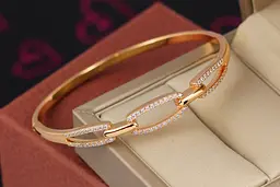 Браслет бенгл Xuping Jewelry Три овали 60 мм 10 мм на руку від 17 см до 19 см золотистий