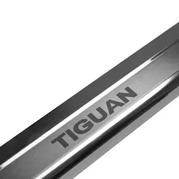 Накладки на пороги для Volkswagen Tiguan ALLSPACE 2016-2023 Нержавіюча сталь із загином та Логотипом 4 шт (Premium P-VW45) - мініатюра 4