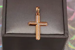 Хрестик Xuping Jewelry з камінням на протилежних кутах 2.8 см золотистий