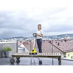 Підмітальна машина Karcher для чищення терас PCL 4 patio cleaner (1.644-000.0) - мініатюра 2
